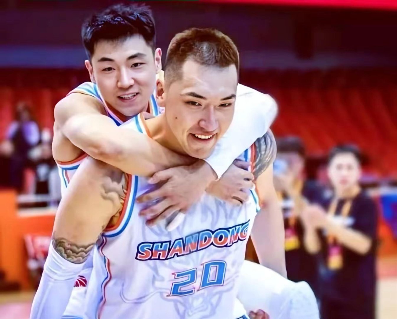 浙江队横扫热火，陶汉林高光表现