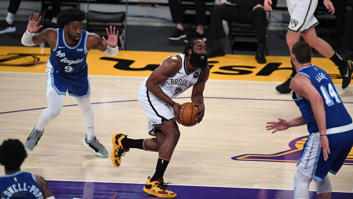 开云体育app-新疆队完胜雄鹿，詹姆斯刷新纪录